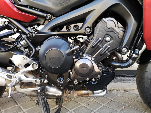 YAMAHA TRACER 9