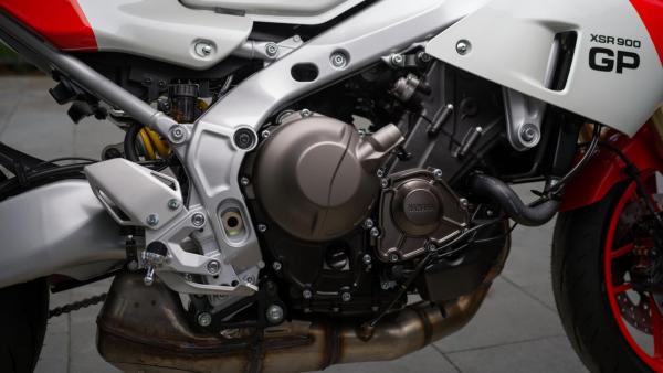 YAMAHA XSR 900 GP
