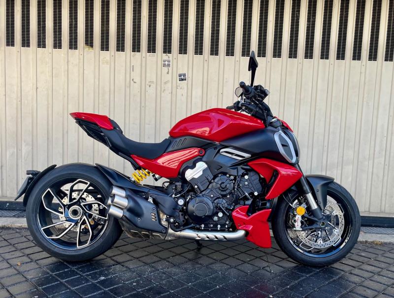 DUCATI DIAVEL V4