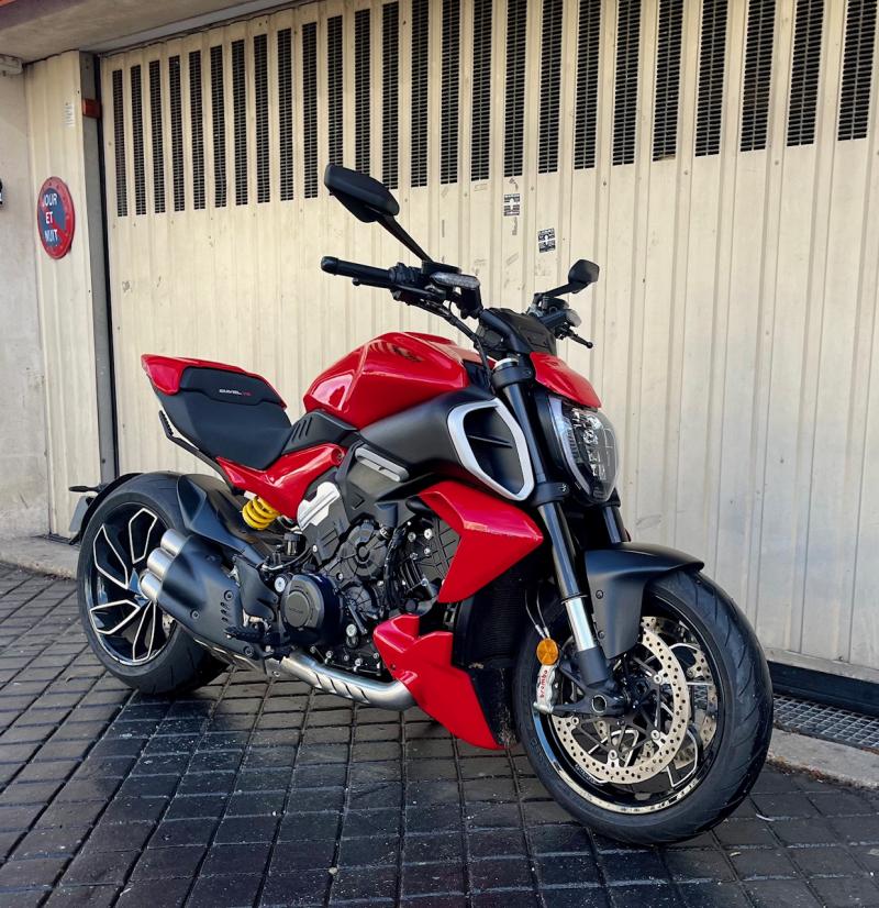 DUCATI DIAVEL V4