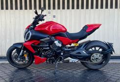 DUCATI DIAVEL V4