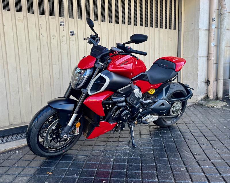 DUCATI DIAVEL V4