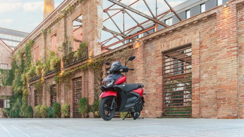 YAMAHA RayZR
