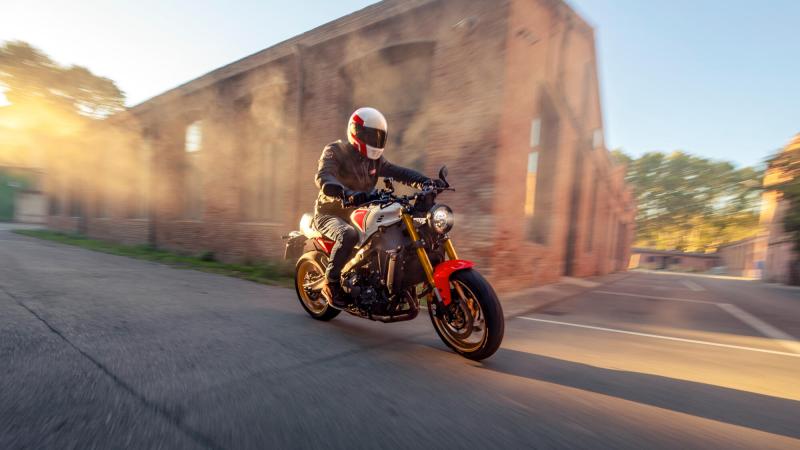 YAMAHA XSR 900