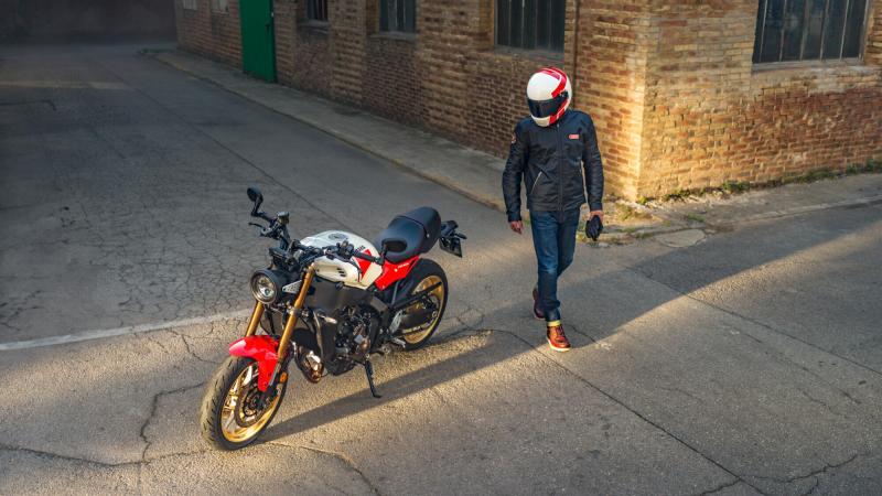 YAMAHA XSR 900