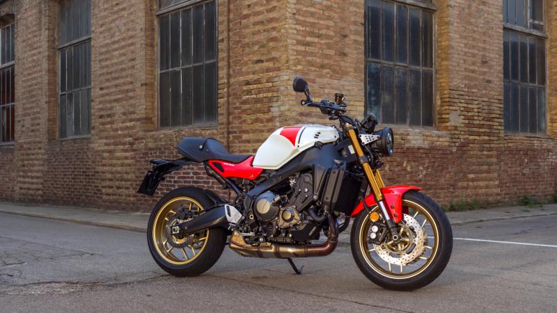 YAMAHA XSR 900