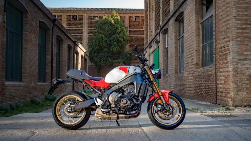 YAMAHA XSR 900