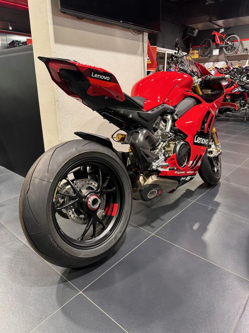 DUCATI PANIGALE V4S REPLICA PECCO BAGNAIA