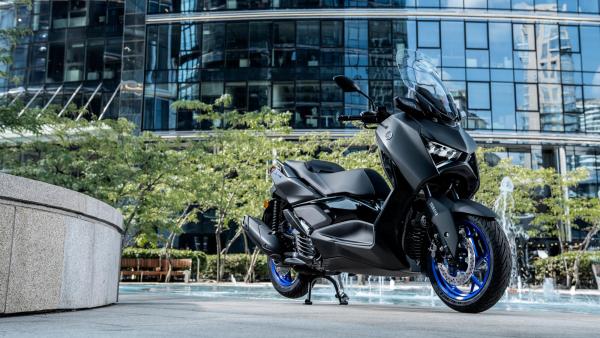 YAMAHA X-MAX 125
