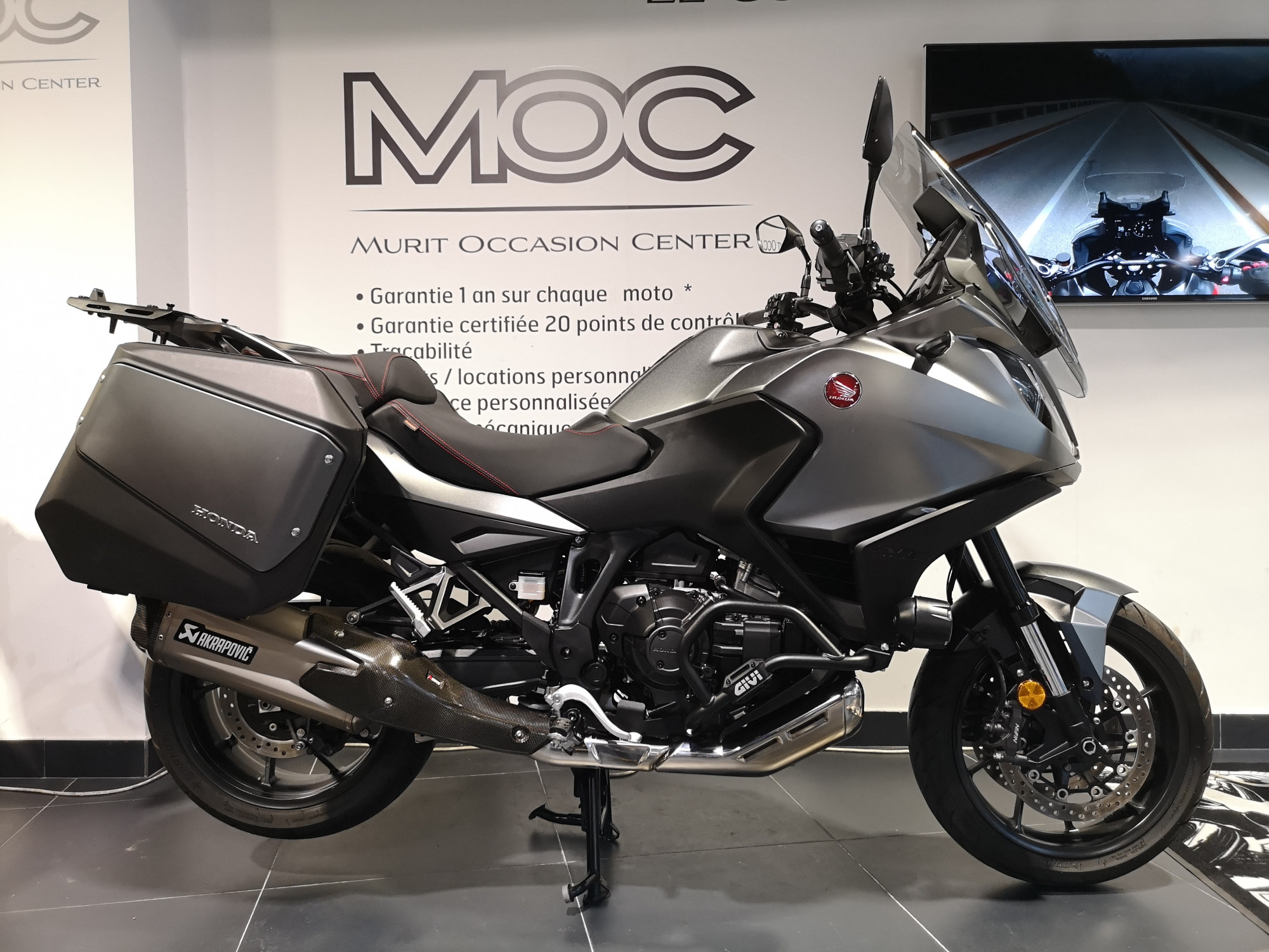 HONDA NT 1100 DCT AKRAPOVIC