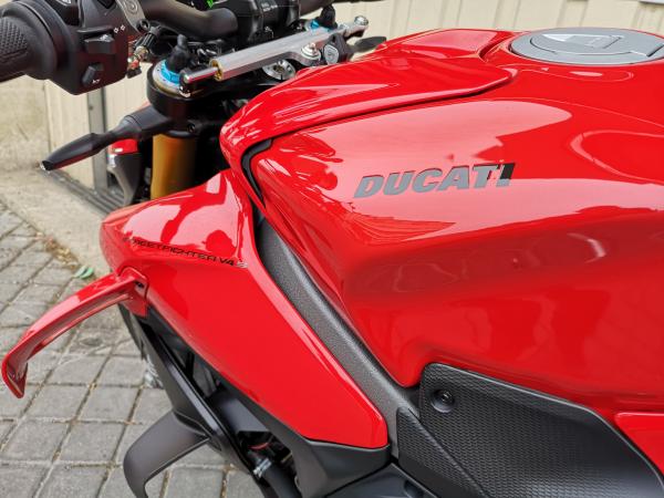 DUCATI STREETFIGHTER V4S 