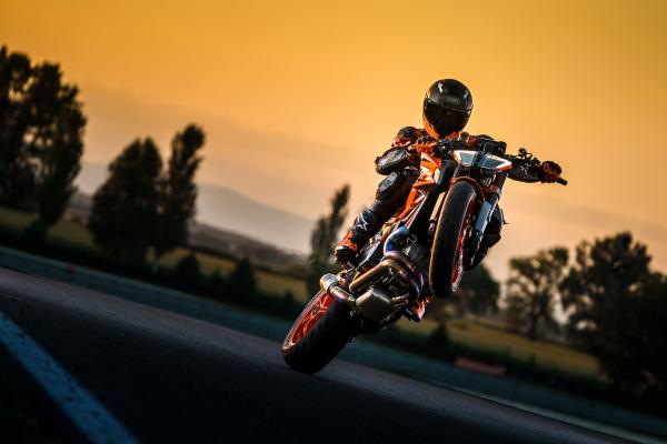 KTM 1290 SUPER DUKE R EVO