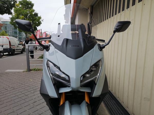 YAMAHA XP T-MAX 560 TECH MAX A2 AKRAPOVIC 