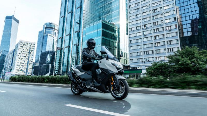 YAMAHA TMAX TECH MAX (25)