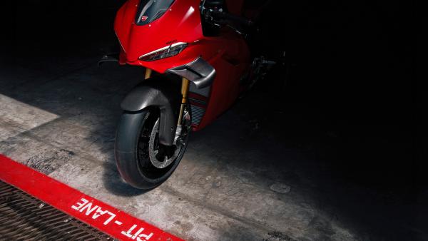 DUCATI New Panigale V4S