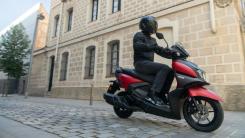 YAMAHA RayZR