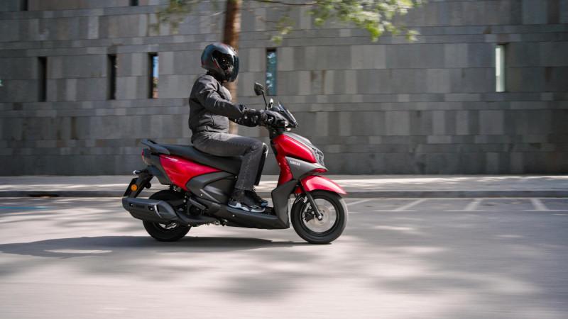 YAMAHA RayZR