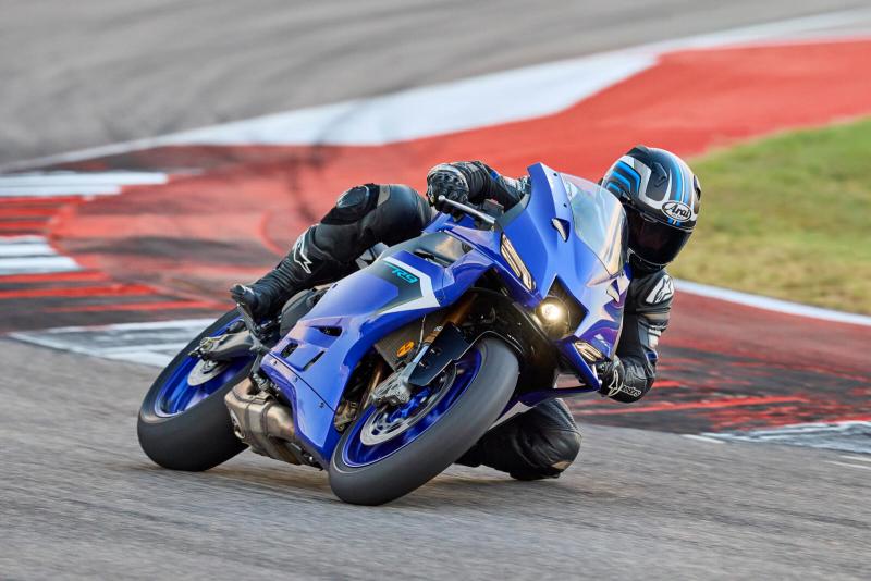 YAMAHA R9