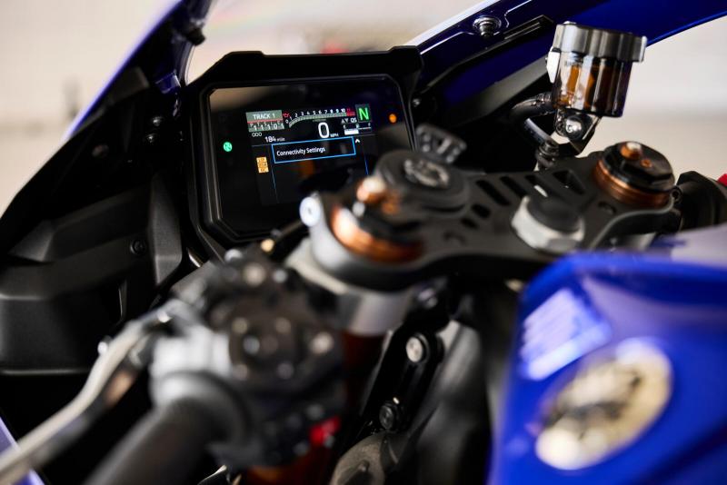 YAMAHA R9