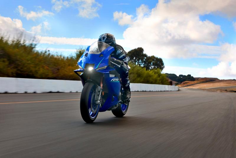 YAMAHA R9