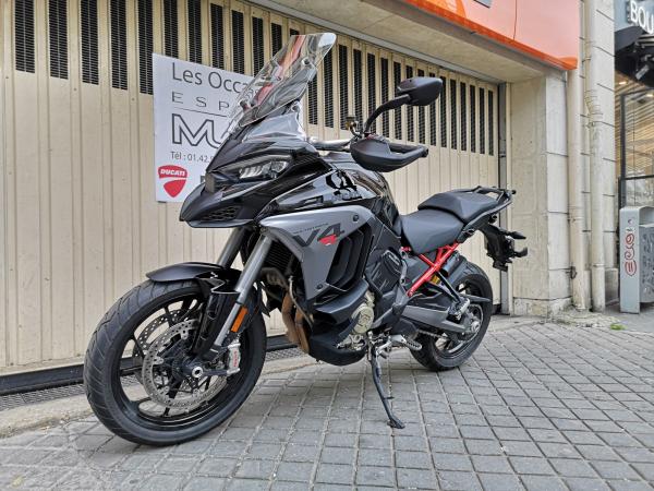 DUCATI MULTISTRADA V4 S RADAR AKRAPOVIC 