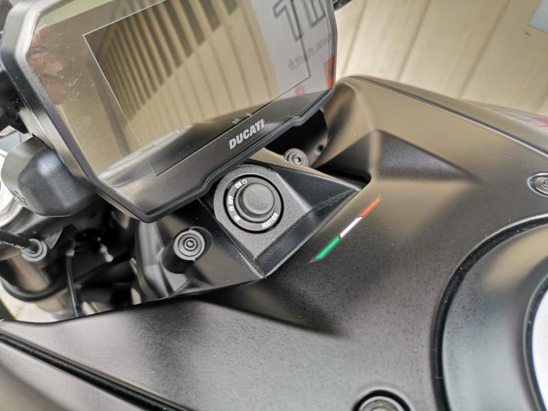 DUCATI DIAVEL V4 