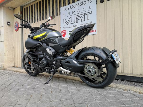 DUCATI DIAVEL V4 