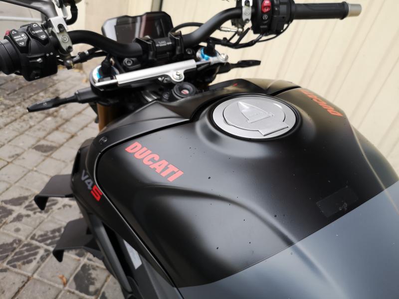 DUCATI STREETFIGHTER V4S