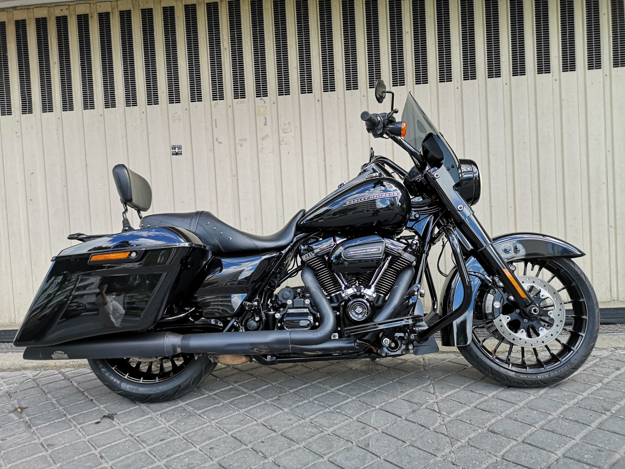 HARLEY-DAVIDSON ROAD KING SPECIAL 