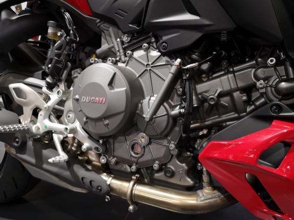 DUCATI STREETFIGHTER V2 A2 
