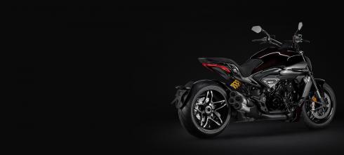 DUCATI X-DIAVEL V4