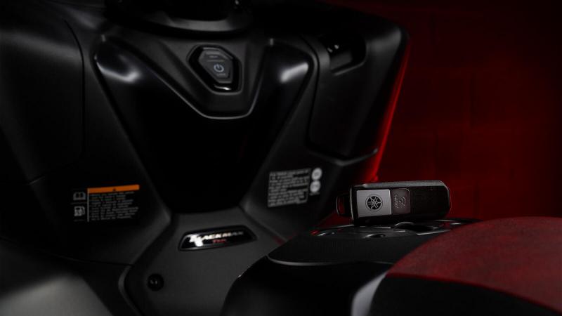 YAMAHA TMAX 560 BLACK MAX édition spéciale 25eme Anniversaire