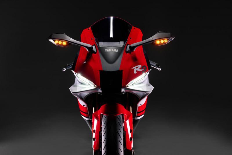 YAMAHA R9 - 70 TH