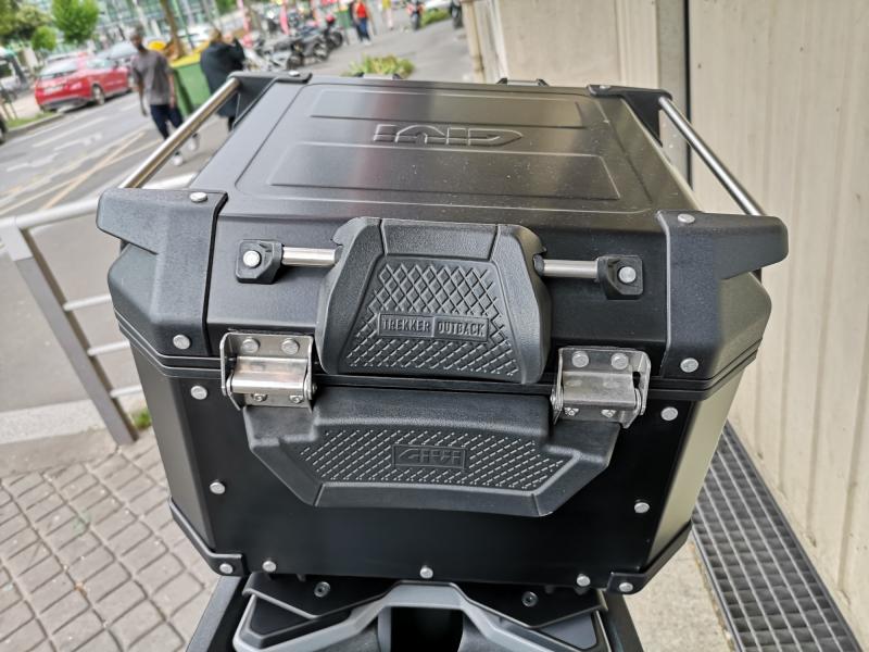 BMW R1300GS TRIPLE BLACK CORRECTEUR D ASSIETTE 