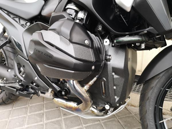 BMW R1300GS TRIPLE BLACK CORRECTEUR D ASSIETTE 