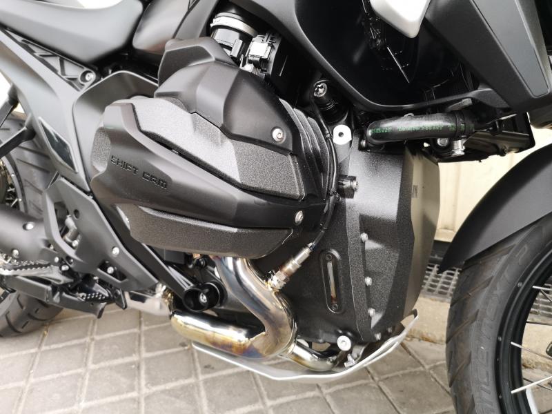 BMW R1300GS TRIPLE BLACK CORRECTEUR D ASSIETTE 