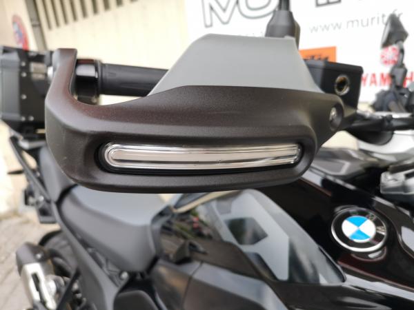 BMW R1300GS TRIPLE BLACK CORRECTEUR D ASSIETTE 
