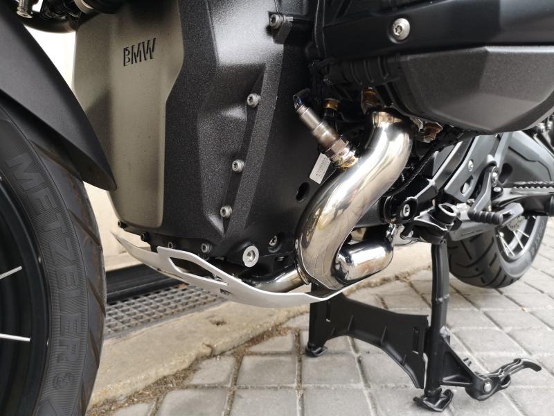 BMW R1300GS TRIPLE BLACK CORRECTEUR D ASSIETTE 