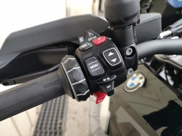 BMW R1300GS TRIPLE BLACK CORRECTEUR D ASSIETTE 
