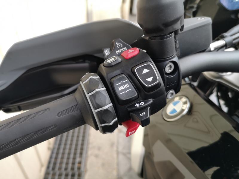 BMW R1300GS TRIPLE BLACK CORRECTEUR D ASSIETTE 